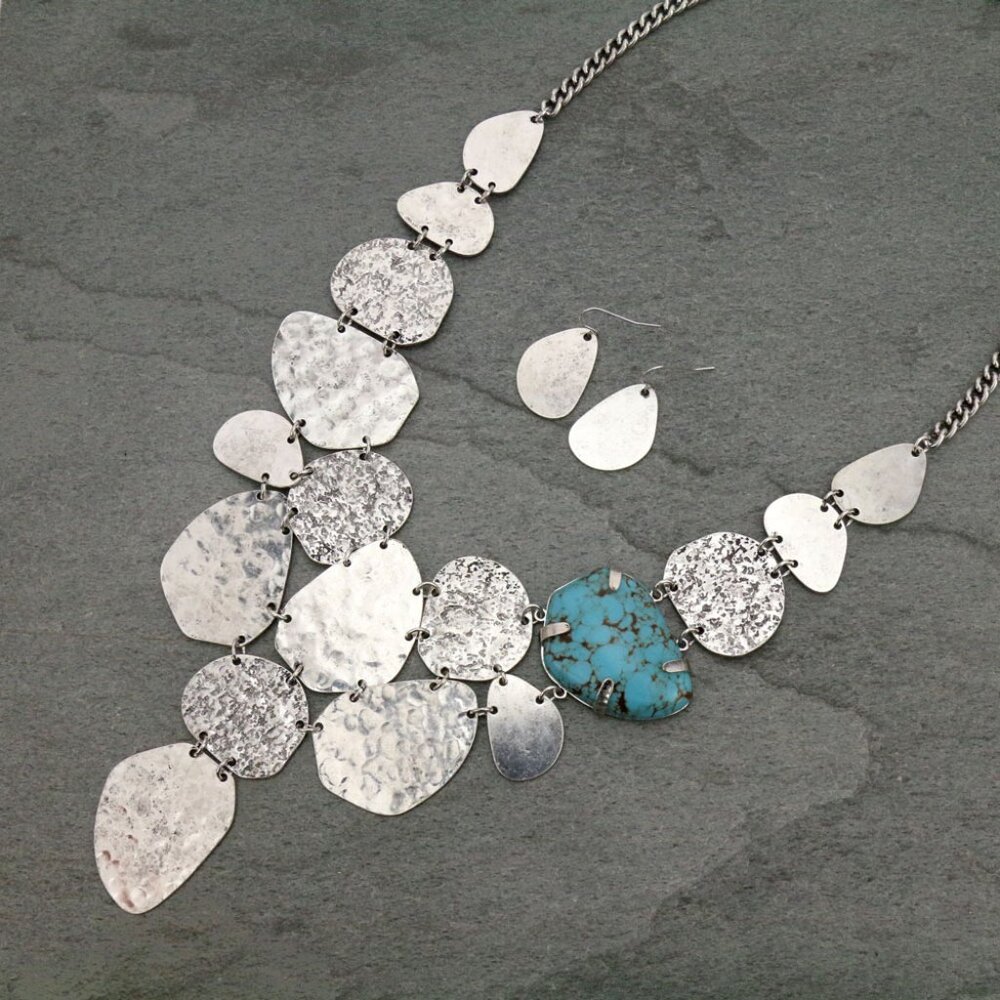 Gorgeous Silver & Turquoise Stone Western Cowgirl Statement Necklace & Earrings